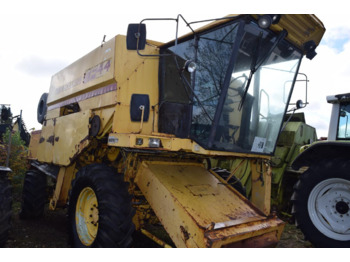 Combine harvester NEW HOLLAND