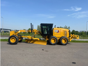 Grader Caterpillar 140GC / Push block / Ripper / Unused tires: picture 1