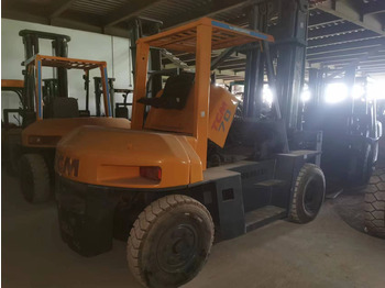 Diesel forklift TCM