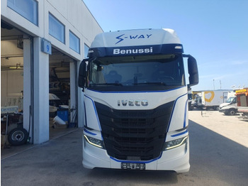 Tractor unit IVECO S-WAY