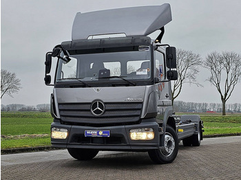 Container transporter/ Swap body truck MERCEDES-BENZ Atego 1227