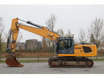 Demolition excavator LIEBHERR R 936