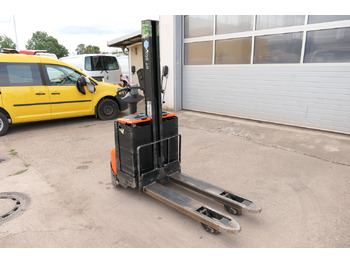 Pallet truck BT SWE 080L Batterie 03/2020: picture 2