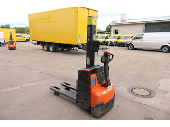 Pallet truck BT SWE 080L: picture 3