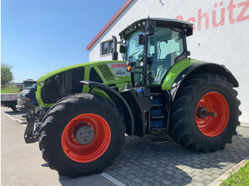 Farm tractor CLAAS Axion 930