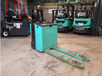 Pallet truck YALE