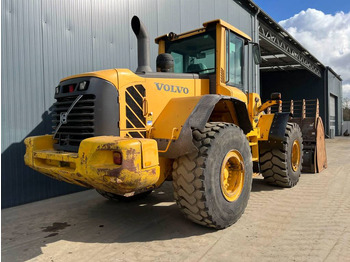 Wheel loader Volvo L120F: picture 4