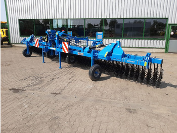 Soil tillage equipment CARRÉ