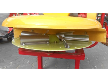 Fertilizer spreader POM