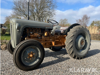 Farm tractor MASSEY FERGUSON