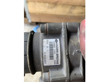 Brake cylinder for Truck MAN zawór główny hamulcowy oryginał hurt K000926   MAN TGA K000926: picture 4