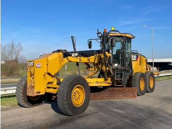 Grader CATERPILLAR 140M