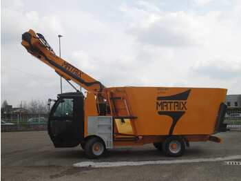 Forage mixer wagon