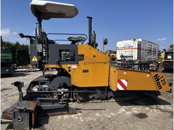 Asphalt paver VOLVO