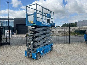 Scissor lift GENIE