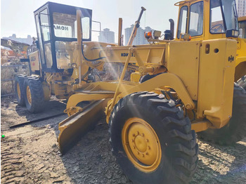 Grader KOMATSU GD825A: picture 5