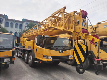 Mobile crane XCMG