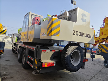 Mobile crane ZOOMLION