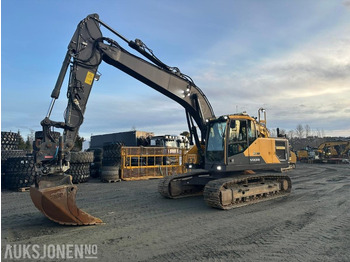 Excavator VOLVO EC220