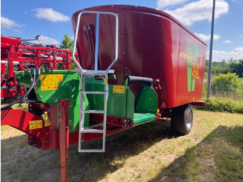 Forage mixer wagon STRAUTMANN