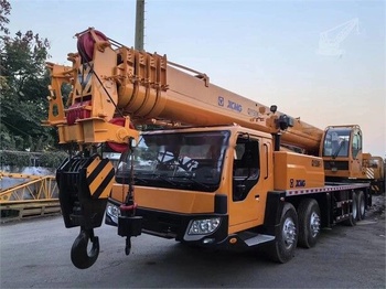 Mobile crane XCMG