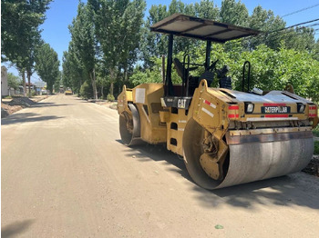 Road roller CATERPILLAR