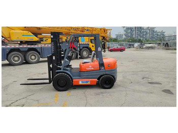 Diesel forklift TOYOTA