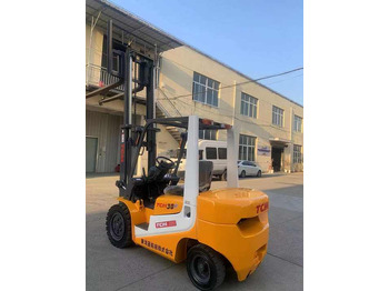 Diesel forklift Good Working Condition TCM Used FD30 Forklift diesel cheap used forklift 3 ton forklift for sale: picture 2