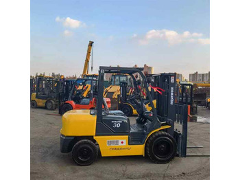 Diesel forklift Used Komatsu original Japan Forklift 3 ton FD30 forklift good condition for sale in Shanghai yard: picture 4