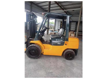 Diesel forklift TOYOTA