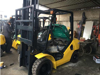 Diesel forklift second hand good condition Komatsu FD30 Forklift Cheap used 3ton forklift Komatsu warehouse machine on hot sale: picture 5