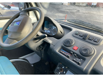 Snow removal vehicle Piaggio Piaggio Porter 4X4 Skrzynia odśnieżarka Pług 2011: picture 4 Snow removal vehicle Piaggio Piaggio Porter 4X4 Skrzynia odśnieżarka Pług 2011: picture 4