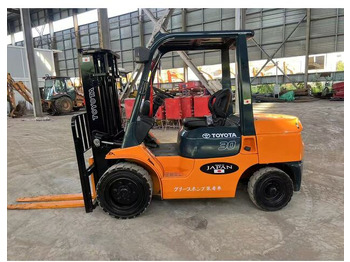 Forklift TOYOTA