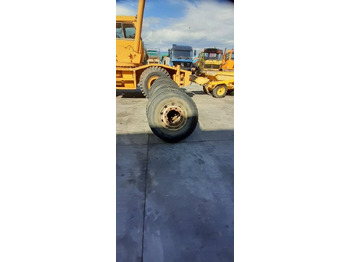 Tire for Construction machinery Bridgestone 13R22.5: picture 3