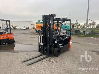 Electric forklift DOOSAN