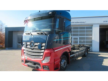 Container transporter/ Swap body truck MERCEDES-BENZ Actros 1840