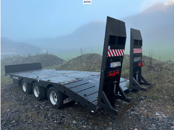 Low loader trailer