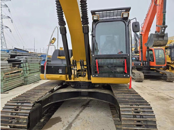 Crawler excavator CATERPILLAR 320D2