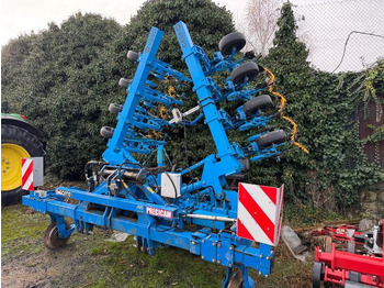 Soil tillage equipment CARRÉ