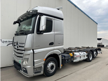 Container transporter/ Swap body truck MERCEDES-BENZ Actros 2545