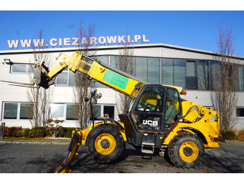 Telescopic wheel loader JCB