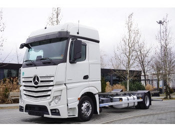 Container transporter/ Swap body truck MERCEDES-BENZ Actros 1840