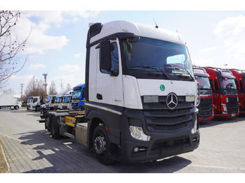 Container transporter/ Swap body truck MERCEDES-BENZ Actros 2543