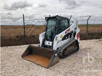 Compact track loader BOBCAT T590