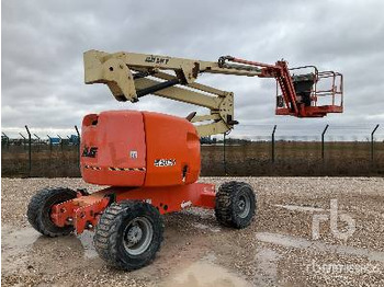 Articulated boom JLG