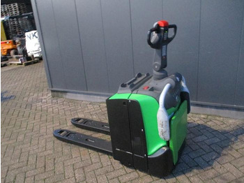 Pallet truck Cesab P320: picture 3