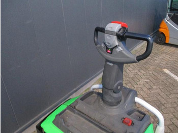 Pallet truck Cesab P320: picture 5