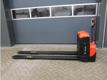 Pallet truck TOYOTA