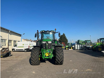 Farm tractor John Deere 6195M: picture 4