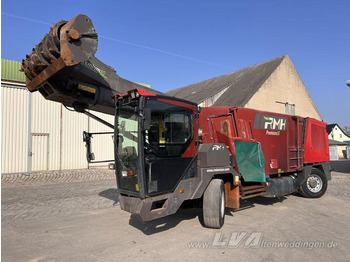 Forage mixer wagon